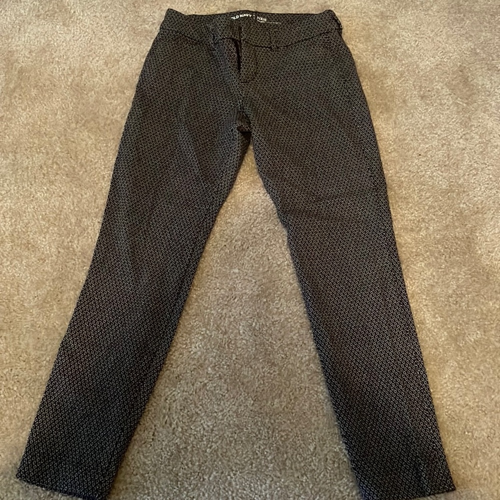 Patterned Old Navy Mid Rise Pixie Pant - image 1